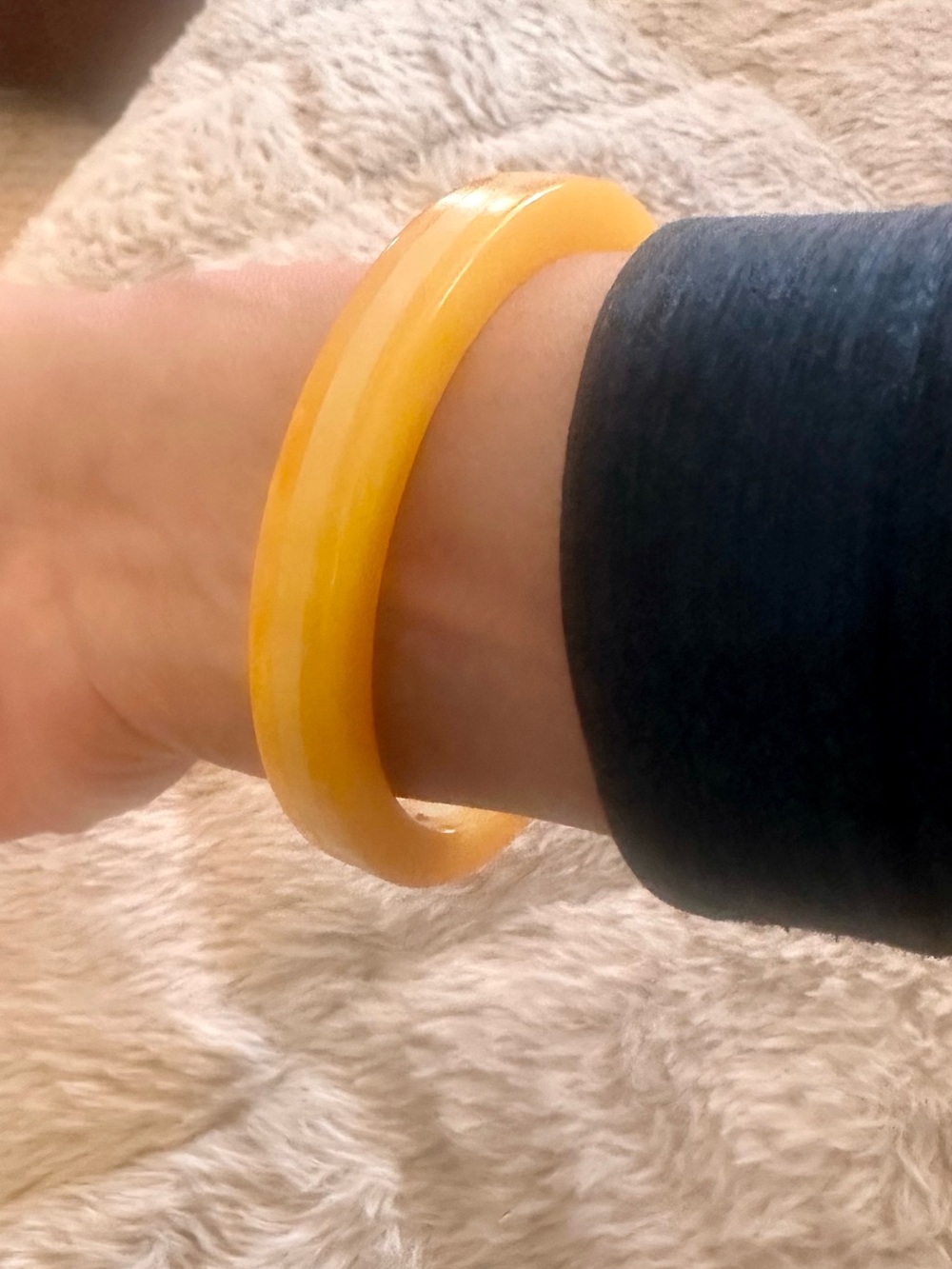 Yellow Striped Bakelite Round Bangle Bracelet - Picture 4 of 8